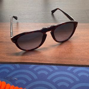 Person Sunglasses 649